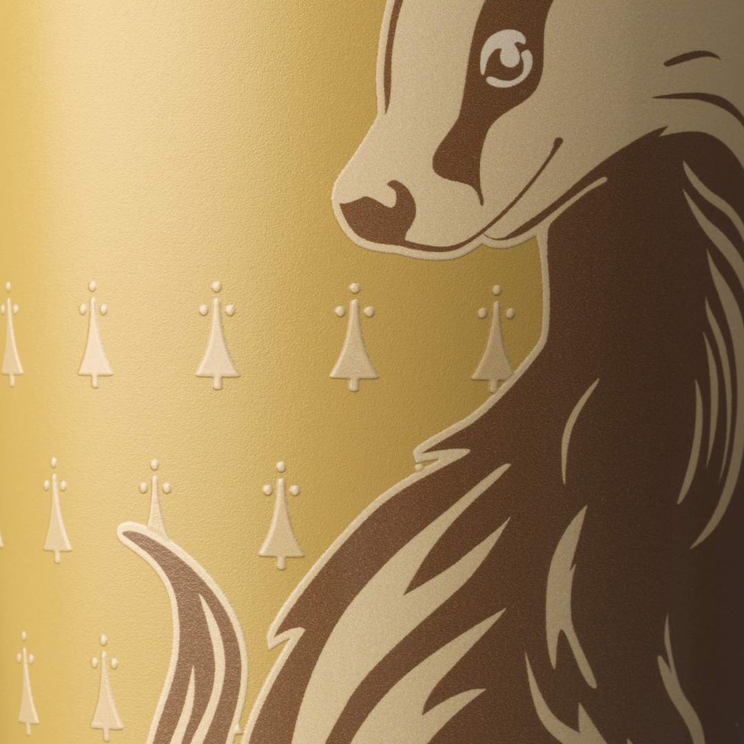 Detalle del grabado del FreeSip Sway 30 oz Hufflepuff